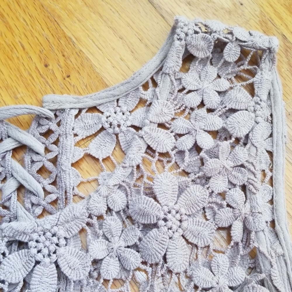 Unique sleeveless top with lace up back. - Picture 7 of 8